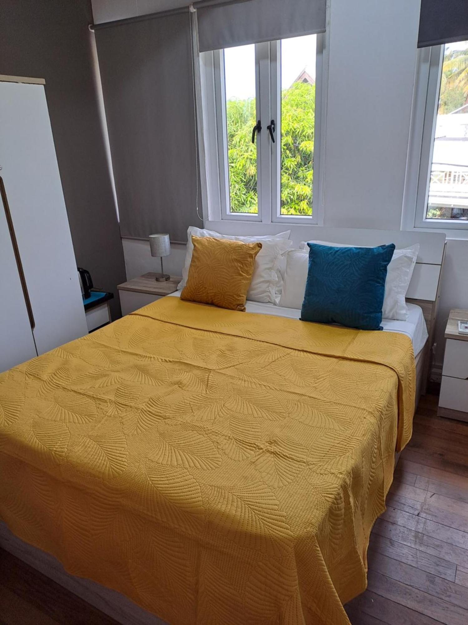 Explora Prestige Bed & Breakfast Blue Bay Ngoại thất bức ảnh