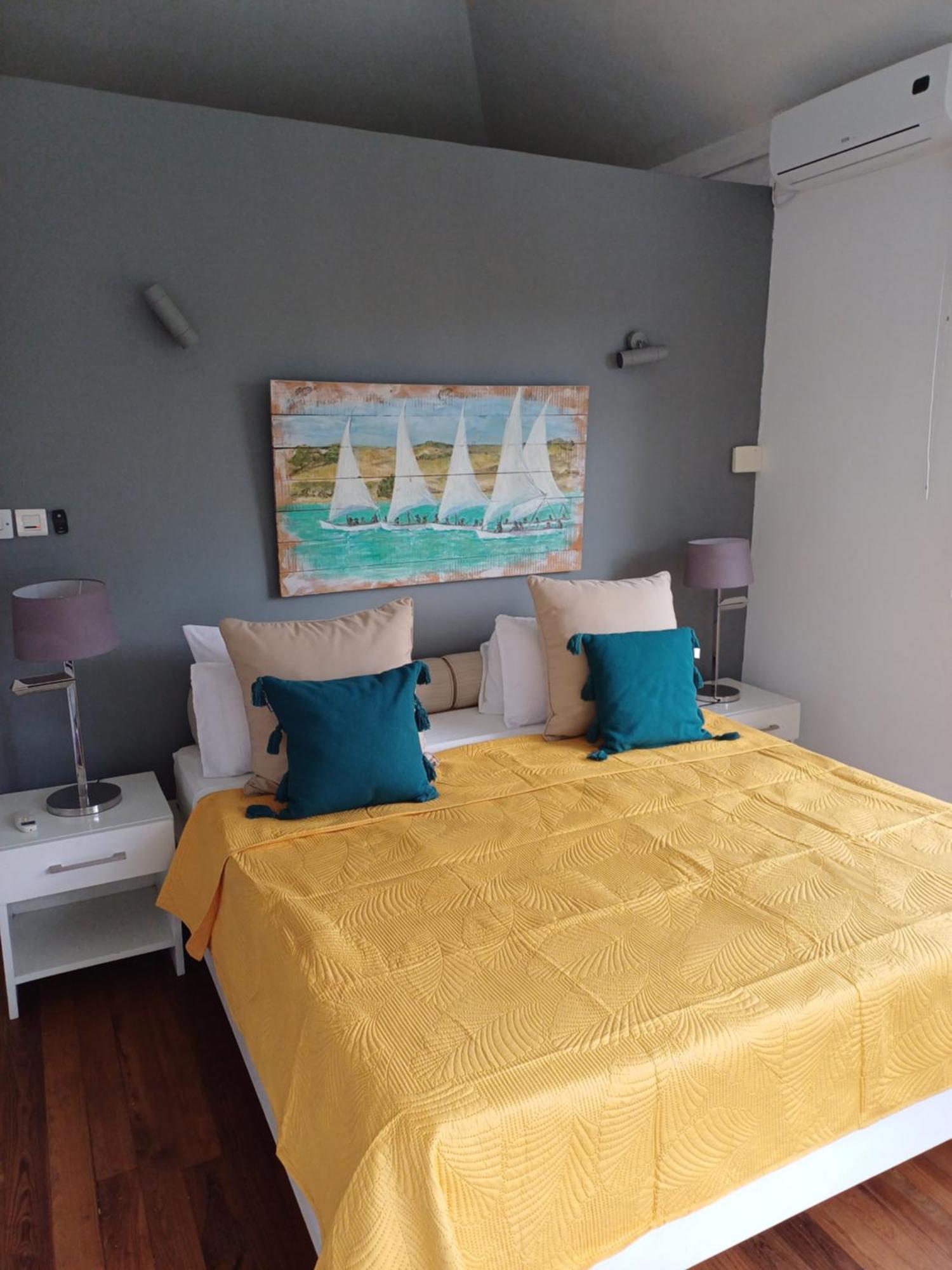 Explora Prestige Bed & Breakfast Blue Bay Ngoại thất bức ảnh