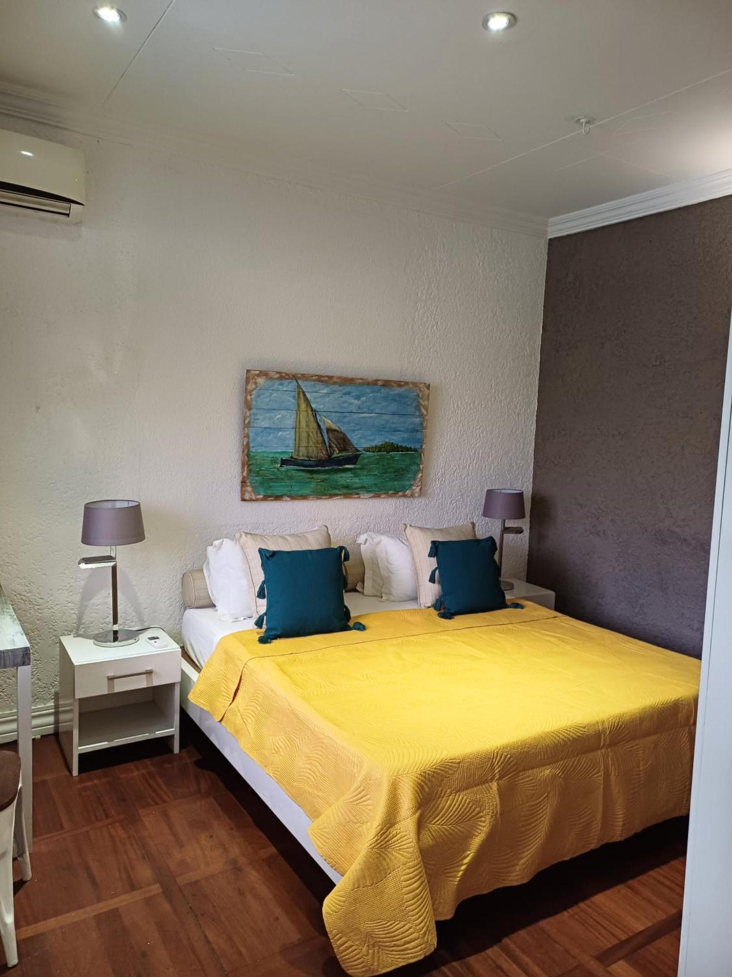 Explora Prestige Bed & Breakfast Blue Bay Ngoại thất bức ảnh